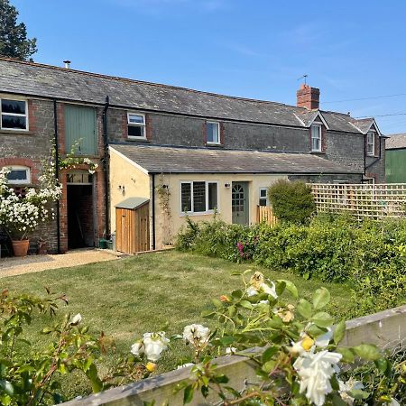 Relaxing Cottage In The Beautiful Usk Valley Exteriör bild