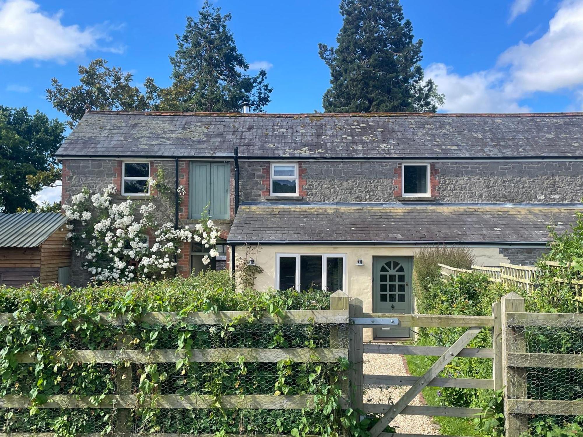 Relaxing Cottage In The Beautiful Usk Valley Exteriör bild